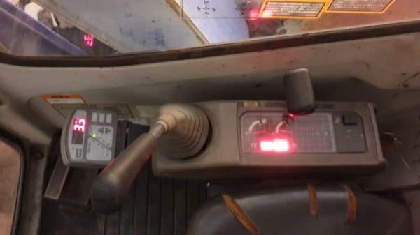 MM55 @285,000บาท รถมิสซูเครื่อง4สูบเครื่องดีปั่มแรงไฟฟ้าครบหัวเก๋งรถนอกเพิ่งนำเข้ามาใหม่ ยังไม่เคยใช้งานในเมืองไทย เครื่องดีปั้มเเรงไฟฟ้าครบออโต้คันเร่งเต่ากระต่ายพร้อม ใช้บูมอาร์มสวยช่างล่างดี รถสวยเร็วแรงไม่โหลด พร้อมใช้ รถเดิมๆเอกสารอินวอยล์ สนใจคลิ๊ก