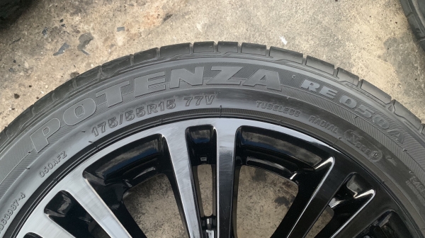 ล้อแม็กป้ายแดง Mitsu Mirage GLS ขอบ 15 สีดำ พร้อมยางป้ายแดง Bridgestone 175-55-15 ปี 18 สวยกริ๊บ สีแท้