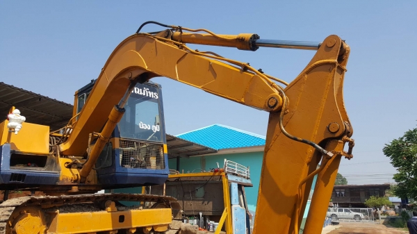 ขาย แบคโฮ KOMATSU PC60-5 เครื่อง 4BD1 ปั้มเดิม ช่วงล่างเต็ม รถพร้อมใช้งาน เอกสารใบซื้อขาย ราคาต่อรองได้ครับ