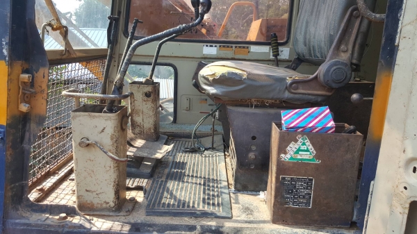 ขาย แบคโฮ KOMATSU PC60-5 เครื่อง 4BD1 ปั้มเดิม ช่วงล่างเต็ม รถพร้อมใช้งาน เอกสารใบซื้อขาย ราคาต่อรองได้ครับ