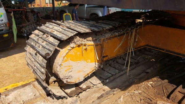 ขาย แบคโฮ KOMATSU PC60-5 เครื่อง 4BD1 ปั้มเดิม ช่วงล่างเต็ม รถพร้อมใช้งาน เอกสารใบซื้อขาย ราคาต่อรองได้ครับ