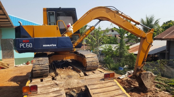 ขาย แบคโฮ KOMATSU PC60-5 เครื่อง 4BD1 ปั้มเดิม ช่วงล่างเต็ม รถพร้อมใช้งาน เอกสารใบซื้อขาย ราคาต่อรองได้ครับ