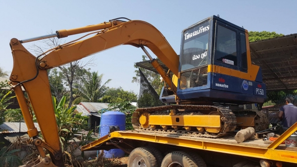 ขาย แบคโฮ KOMATSU PC60-5 เครื่อง 4BD1 ปั้มเดิม ช่วงล่างเต็ม รถพร้อมใช้งาน เอกสารใบซื้อขาย ราคาต่อรองได้ครับ