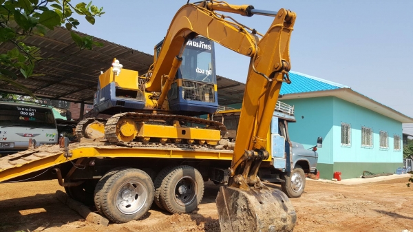 ขาย แบคโฮ KOMATSU PC60-5 เครื่อง 4BD1 ปั้มเดิม ช่วงล่างเต็ม รถพร้อมใช้งาน เอกสารใบซื้อขาย ราคาต่อรองได้ครับ