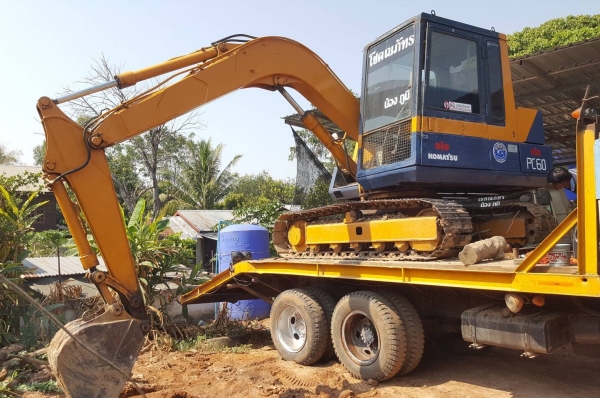 ขาย แบคโฮ KOMATSU PC60-5 เครื่อง 4BD1 ปั้มเดิม ช่วงล่างเต็ม รถพร้อมใช้งาน เอกสารใบซื้อขาย ราคาต่อรองได้ครับ