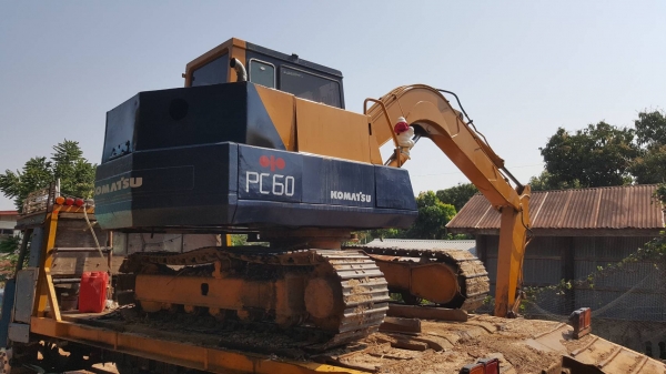 ขาย แบคโฮ KOMATSU PC60-5 เครื่อง 4BD1 ปั้มเดิม ช่วงล่างเต็ม รถพร้อมใช้งาน เอกสารใบซื้อขาย ราคาต่อรองได้ครับ