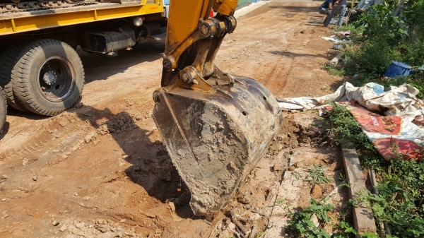 ขาย แบคโฮ KOMATSU PC60-5 เครื่อง 4BD1 ปั้มเดิม ช่วงล่างเต็ม รถพร้อมใช้งาน เอกสารใบซื้อขาย ราคาต่อรองได้ครับ