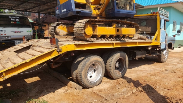 ขาย รถเทนเลอร์ท้ายลาด 10 ล้อ หัวยาว เพลาเดียว เครื่อง DA640 140 แรงม้า มีสโลว์กลาง คัสซีมีปะดามหน่อย