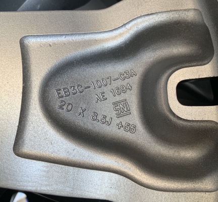 ล้อแม็ก Ford Everest ลายเก่า ขอบ 20 สีเทากัน พร้อมยาง 265-50-20 ปี 16 แม็กสวย ดอกยางหนาปึก