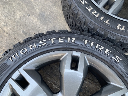 ล้อแม็ก Ford Everest ลายเก่า ขอบ 20 สีเทากัน พร้อมยาง 265-50-20 ปี 16 แม็กสวย ดอกยางหนาปึก