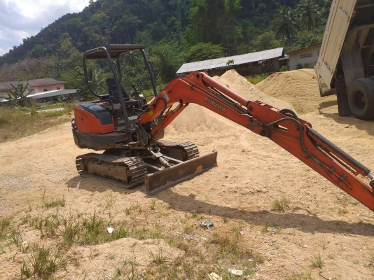 มี VDO ให้ชม.รถแบคโฮ KUBOTA KX913 มีระบบหัวกระแทก เอกสารเล่ม ไมล์ 3300 ชม.ราคา 350000