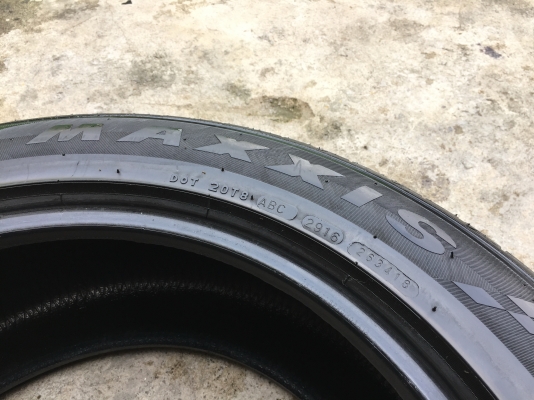 ยาง MAXXIS 265-50-20 ปี 16 ครบชุด 4 เส้น 3000 สวยๆไม่บวม ไม่กินข้างดอกยางเหลือเยอะเอาไปวิ่งกันใด้อีกยาวค่ะ ยาง MAXXIS 265-50-20 ปี 16 ครบชุด 4 เส้น 3000 สวยๆไม่บวม ไม่กินข้างดอกยางเหลือเยอะเอาไปวิ่งกันใด้อีกยาวค่ะ
