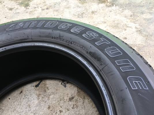 ยาง Bridgestone 265-60-18 ปี 16 ครบชุด 4 เส้น 3000 สวยๆไม่บวมไม่กินข้างดอกยางเหลือเยอะเอาไปวิ่งกันใด