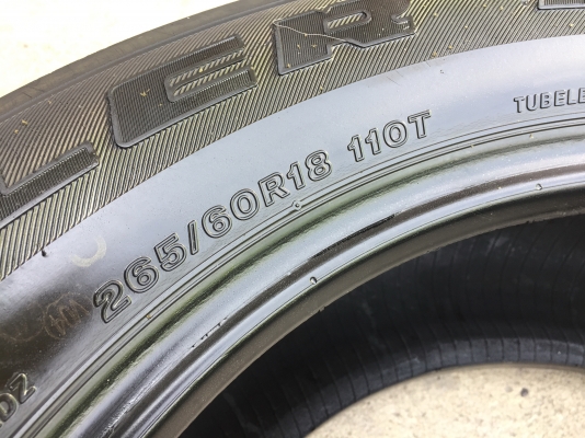 ยาง Bridgestone 265-60-18 ปี 15 ครบชุด 4 เส้น 2500 สวยๆไม่บวม ไม่กินข้างดอกยางเหลือเยอะเอาไปวิ่งกันใ ยาง Bridgestone 265-60-18 ปี 15 ครบชุด 4 เส้น 2500 สวยๆไม่บวม ไม่กินข้างดอกยางเหลือเยอะเอาไปวิ่งกันใ