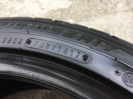 ยาง Dunlop 215-45-17 ปี 17 ครบชุด 4 เส้น 4000 สวยๆไม่มีปะไม่บวมไม่กินข้างดอกยางเหลือเยอะเอาไปวิ่งกัน ยาง Dunlop 215-45-17 ปี 17 ครบชุด 4 เส้น 4000 สวยๆไม่มีปะไม่บวมไม่กินข้างดอกยางเหลือเยอะเอาไปวิ่งกัน