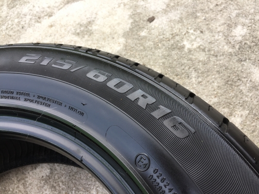 ยาง AEOLUS 215-60-16 ปี 16 ครบชุด 4 เส้น 2000  สวยๆไม่บวมไม่กินข้างดอกยางเหลือเยอะเอาไปวิ่งกันใด้อีกยาวค่ะ