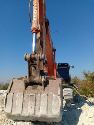 ขายรถแบคโฮ HITACHI ZX470 5G เอกสารอินวอย ไมล์ 11000 ชม.ราคา 3200000