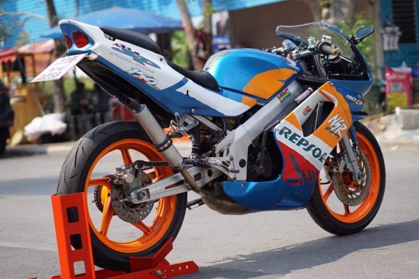 ร้าน วุฒิ นนบุรี ขาย HONDA NSR150 sp รถสภาพสวยๆแรงๆทะเบียนโอน