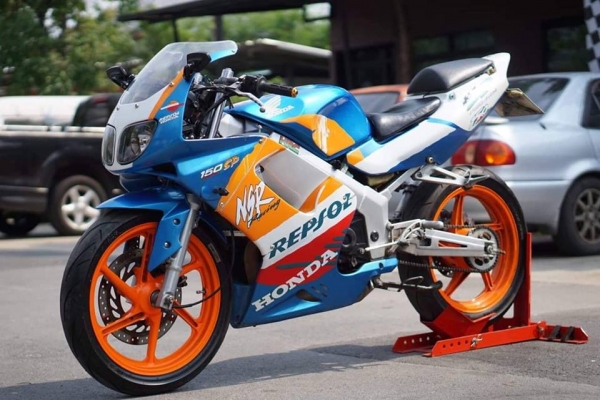 ร้าน วุฒิ นนบุรี ขาย HONDA NSR150 sp รถสภาพสวยๆแรงๆทะเบียนโอน