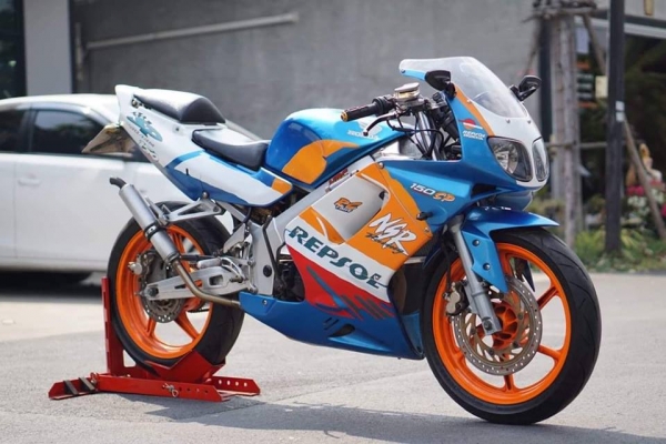 ร้าน วุฒิ นนบุรี ขาย HONDA NSR150 sp รถสภาพสวยๆแรงๆทะเบียนโอน