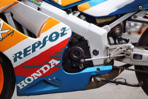 ร้าน วุฒิ นนบุรี ขาย HONDA NSR150 sp รถสภาพสวยๆแรงๆทะเบียนโอน