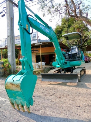 KOMATSU 30-7 ขนาดPC-30 <มีVDOให้ชม>รถเก่านอกมีเอกสารอินวอย☎️ติดต่อ 085-5632278 <ราคาต่อรองได้>