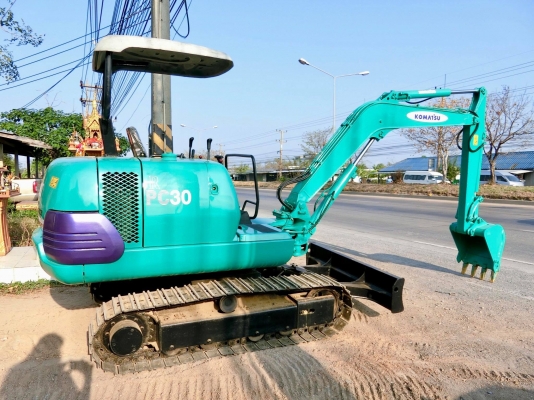KOMATSU 30-7 ขนาดPC-30 <มีVDOให้ชม>รถเก่านอกมีเอกสารอินวอย☎️ติดต่อ 085-5632278 <ราคาต่อรองได้>