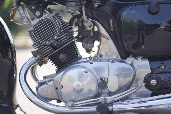 ร้าน วุฒิ นนบุรี ขาย HONDA C95 1960 สภาพนางฟ้า รถเดิมๆเครื่องดีทะเบียนโอน