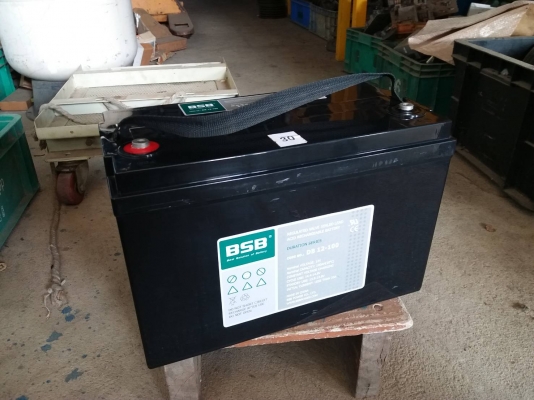 แบตเตอรี่ 12V  100A