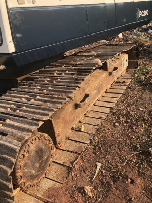 ขายแบคโฮ KOMATSU PC200-5 เครื่องดีปั้มดีไฟฟ้าครบช่วงล่างเต็มคอลโทนสั้นซีเรียลสูงเอกสารเล่มทะเบียน