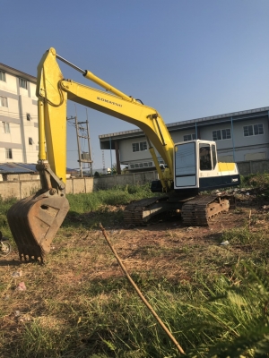 ขายแบคโฮ KOMATSU PC200-5 เครื่องดีปั้มดีไฟฟ้าครบช่วงล่างเต็มคอลโทนสั้นซีเรียลสูงเอกสารเล่มทะเบียน