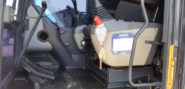 Komatsu PC130-8 ใช้งาน 8000ช.ม รถออกห้างมือเดียว เอกสารอินวอยซ์ Komatsu PC130-8 ใช้งาน 8000ช.ม รถออกห้างมือเดียว เอกสารอินวอยซ์