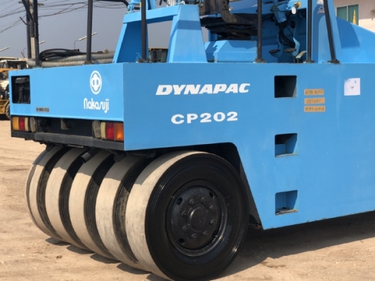 ขายรถบด 9 ล้อ DYNAPAC CP202 ปี 2000 นำเข้าเองจากญี่ปุ่น สภาพสวยพร้อมใช้ มีVDOการทำงานครับ