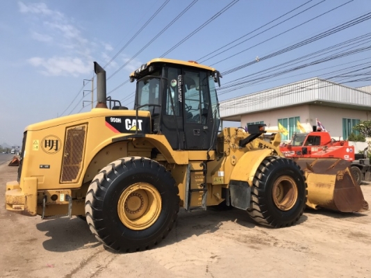 ขายรถตักล้อยาง CAT 950H ปี 2010 นำเข้าเองจากญี่ปุ่น สภาพสวยพร้อมใช้ มีVDOการทำงานครับ