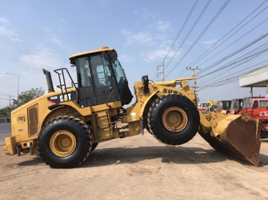 ขายรถตักล้อยาง CAT 950H ปี 2010 นำเข้าเองจากญี่ปุ่น สภาพสวยพร้อมใช้ มีVDOการทำงานครับ