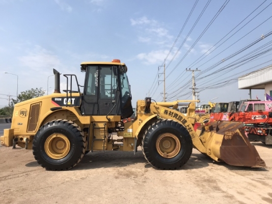 ขายรถตักล้อยาง CAT 950H ปี 2010 นำเข้าเองจากญี่ปุ่น สภาพสวยพร้อมใช้ มีVDOการทำงานครับ
