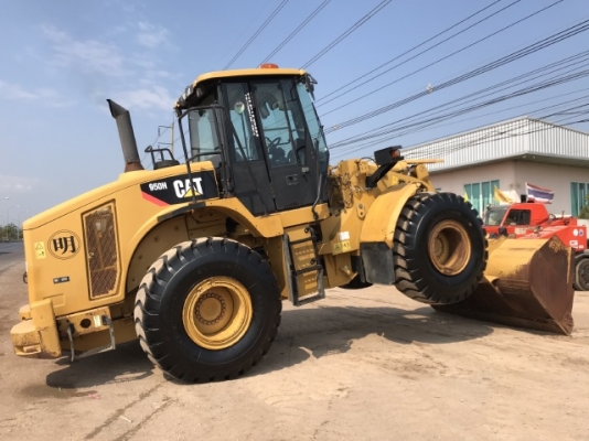 ขายรถตักล้อยาง CAT 950H ปี 2010 นำเข้าเองจากญี่ปุ่น สภาพสวยพร้อมใช้ มีVDOการทำงานครับ