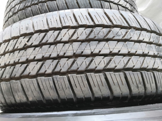 ยางBridgestone 265/60/18 ดอกเต็มหนาๆท่วมทุกเส้น ใช้ยาวๆ 4เส้น