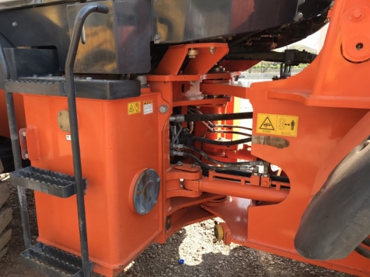 ขายรถตักล้อยาง HITACHI ZW140-5B (เท่าเทียบ WA200-7) ปี 2015 นำเข้าเองจากญี่ปุ่น สภาพสวยพร้อมใช้