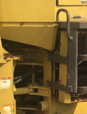 ขายรถตักล้อยาง KOMATSU WA100-3 นำเข้าเองจากญี่ปุ่น สภาพสวยพร้อมใช้ มีVDOการทำงานครับ ขายรถตักล้อยาง KOMATSU WA100-3 นำเข้าเองจากญี่ปุ่น สภาพสวยพร้อมใช้ มีVDOการทำงานครับ