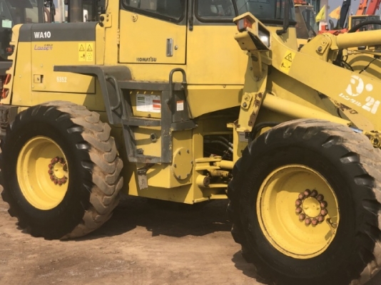 ขายรถตักล้อยาง KOMATSU WA100-3 นำเข้าเองจากญี่ปุ่น สภาพสวยพร้อมใช้ มีVDOการทำงานครับ ขายรถตักล้อยาง KOMATSU WA100-3 นำเข้าเองจากญี่ปุ่น สภาพสวยพร้อมใช้ มีVDOการทำงานครับ