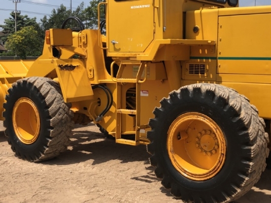 ขายรถตักล้อยาง KOMATSU WA200-1 นำเข้าเองจากญี่ปุ่น สภาพสวยพร้อมใช้ มีVDOการทำงานครับ