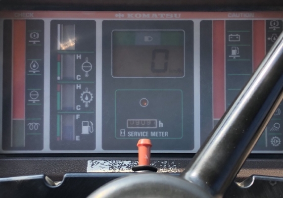 ขายรถตักล้อยาง KOMATSU WA300-1 นำเข้าเองจากญี่ปุ่น สภาพสวยพร้อมใช้ มีVDOการทำงานครับ