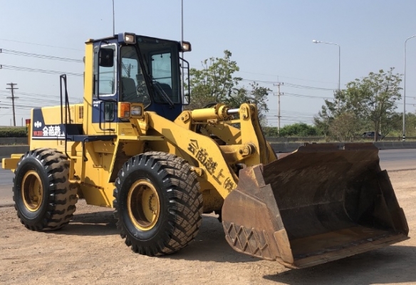 ขายรถตักล้อยาง KOMATSU WA300-1 นำเข้าเองจากญี่ปุ่น สภาพสวยพร้อมใช้ มีVDOการทำงานครับ