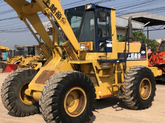 ขายรถตักล้อยาง KOMATSU WA300-1 นำเข้าเองจากญี่ปุ่น สภาพสวยพร้อมใช้ มีVDOการทำงานครับ