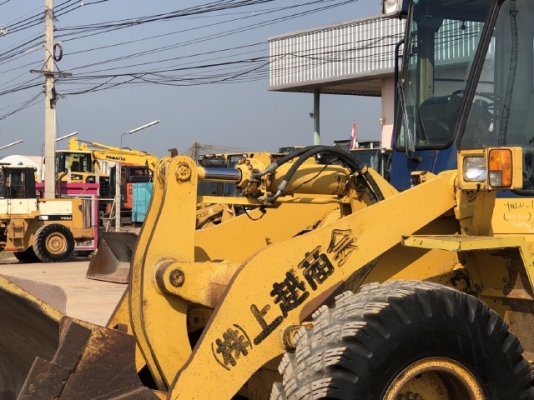 ขายรถตักล้อยาง KOMATSU WA300-1 นำเข้าเองจากญี่ปุ่น สภาพสวยพร้อมใช้ มีVDOการทำงานครับ