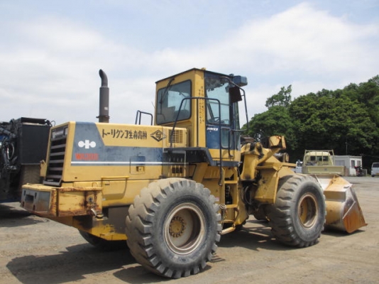 ขายรถตักล้อยาง KOMATSU WA300-1 นำเข้าเองจากญี่ปุ่น สภาพสวยพร้อมใช้ ถึงเร็วๆนี้ครับ