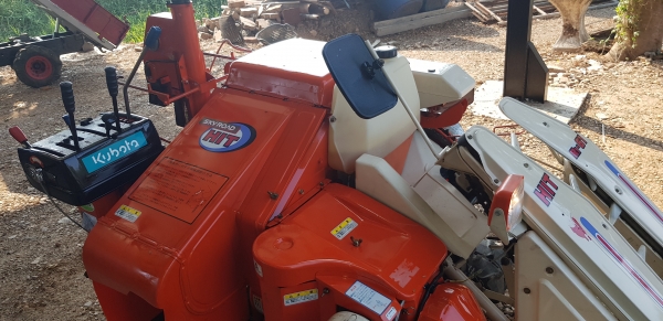 รถเกี่ยวข้าวเดินตาม รองกระสอบ รถเกี่ยวข้าวเดินตาม รองกระสอบ