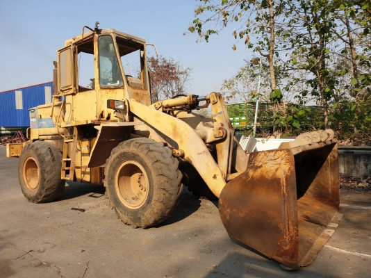 ขายรถตักล้อยาง KOMATSU WA 200-1 ราคา.620,000 ต่อรอง ขายตามสะภาพ ตู้เก็ง 2 เพลา รถใช้วานได้ สีเดิมๆ สนใจนัดดูรถได้ที่ 081-3531946 ต่อ.บางนา &amp; ID-LINE รถอยู่ จ.บุรีรัมย์