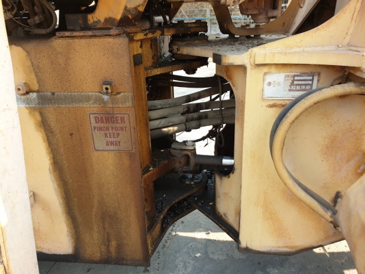 ขายรถตักล้อยาง KOMATSU WA 200-1 ราคา.620,000 ต่อรอง ขายตามสะภาพ ตู้เก็ง 2 เพลา รถใช้วานได้ สีเดิมๆ สนใจนัดดูรถได้ที่ 081-3531946 ต่อ.บางนา &amp; ID-LINE รถอยู่ จ.บุรีรัมย์